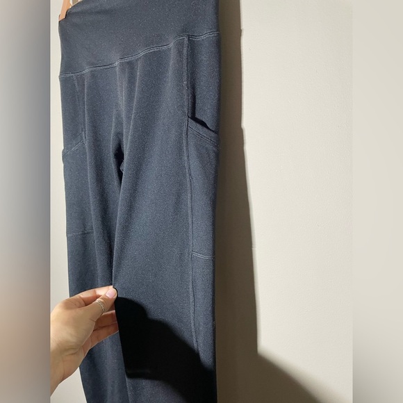 Offline by Aerie Black High-Waisted Leggings Size M - Picture 2 of 4